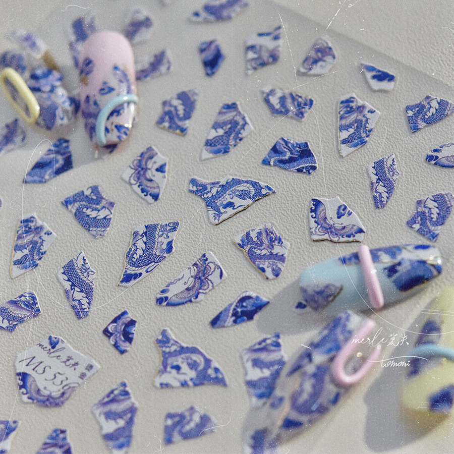 Blue and White Porcelain Drago - Nail Art France 评论和价格