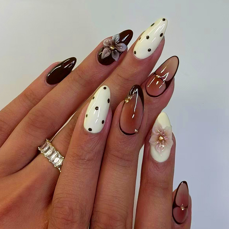 24pcs Finished Almond Press on - Nail Art Aesthetic 评论和价格